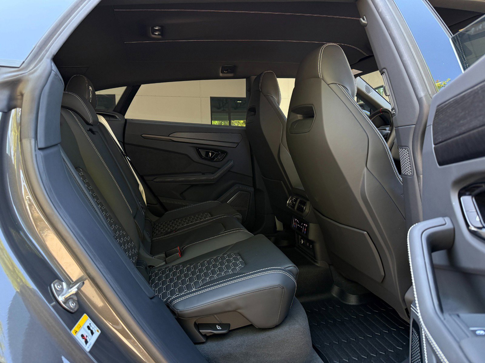 Used 2024 Lamborghini Urus S image 23