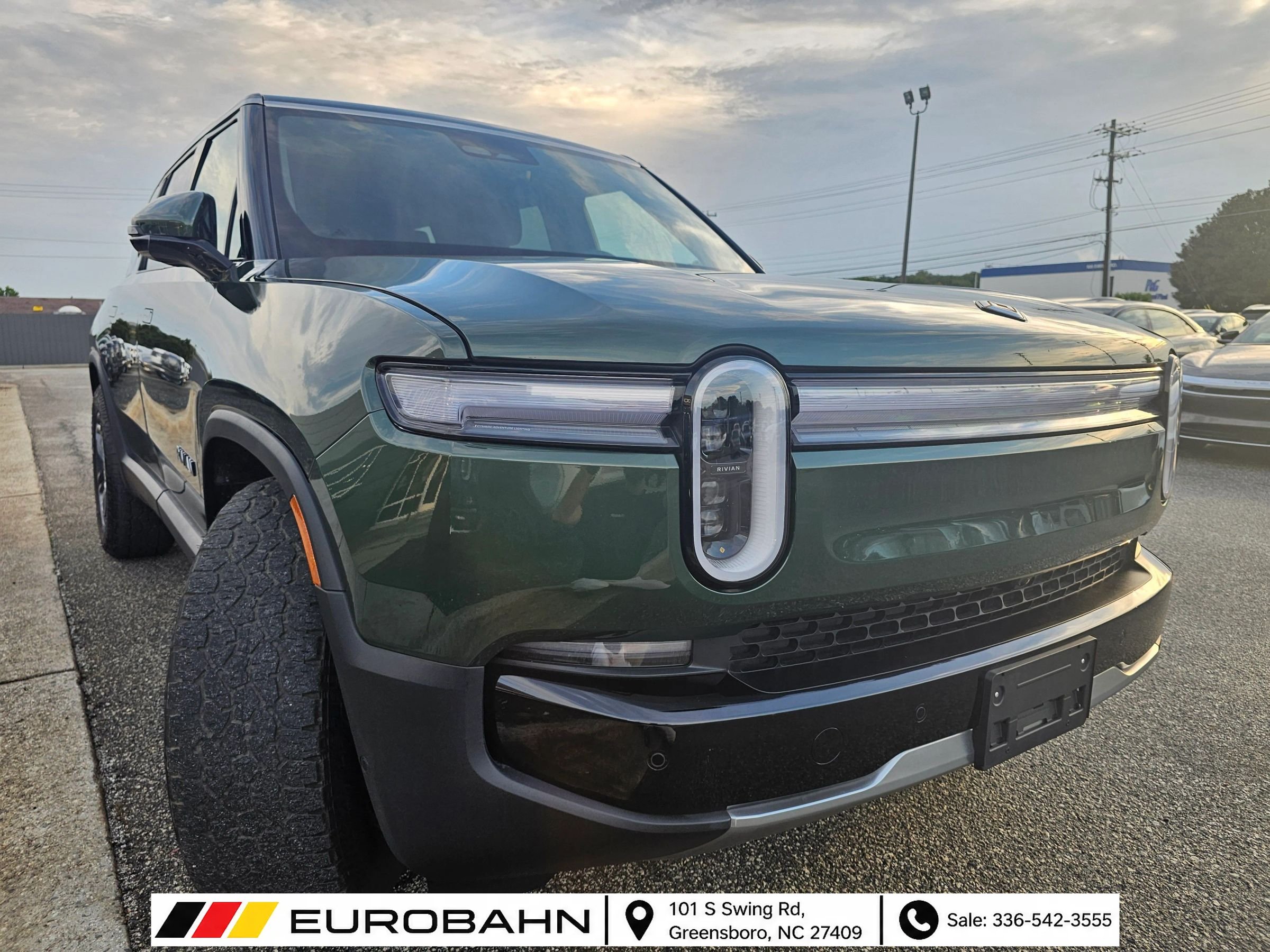 Used 2025 Rivian R1S Adventure Dual AWD/4WD image 7