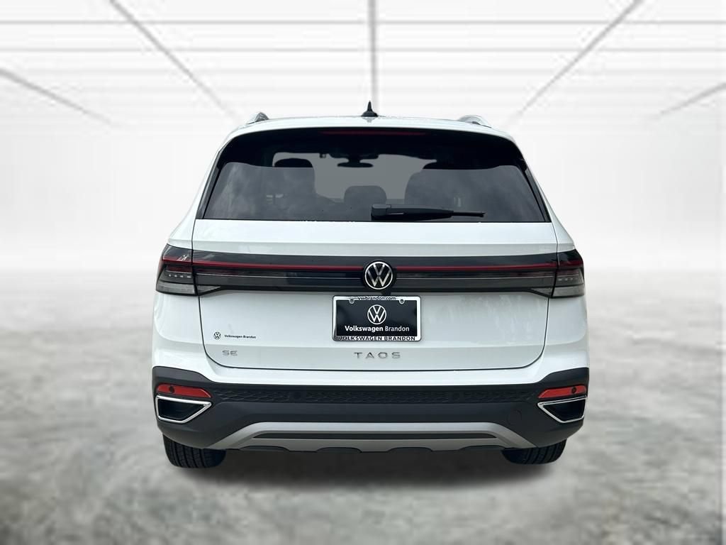 New 2026 Volkswagen Taos SE FWD image 4