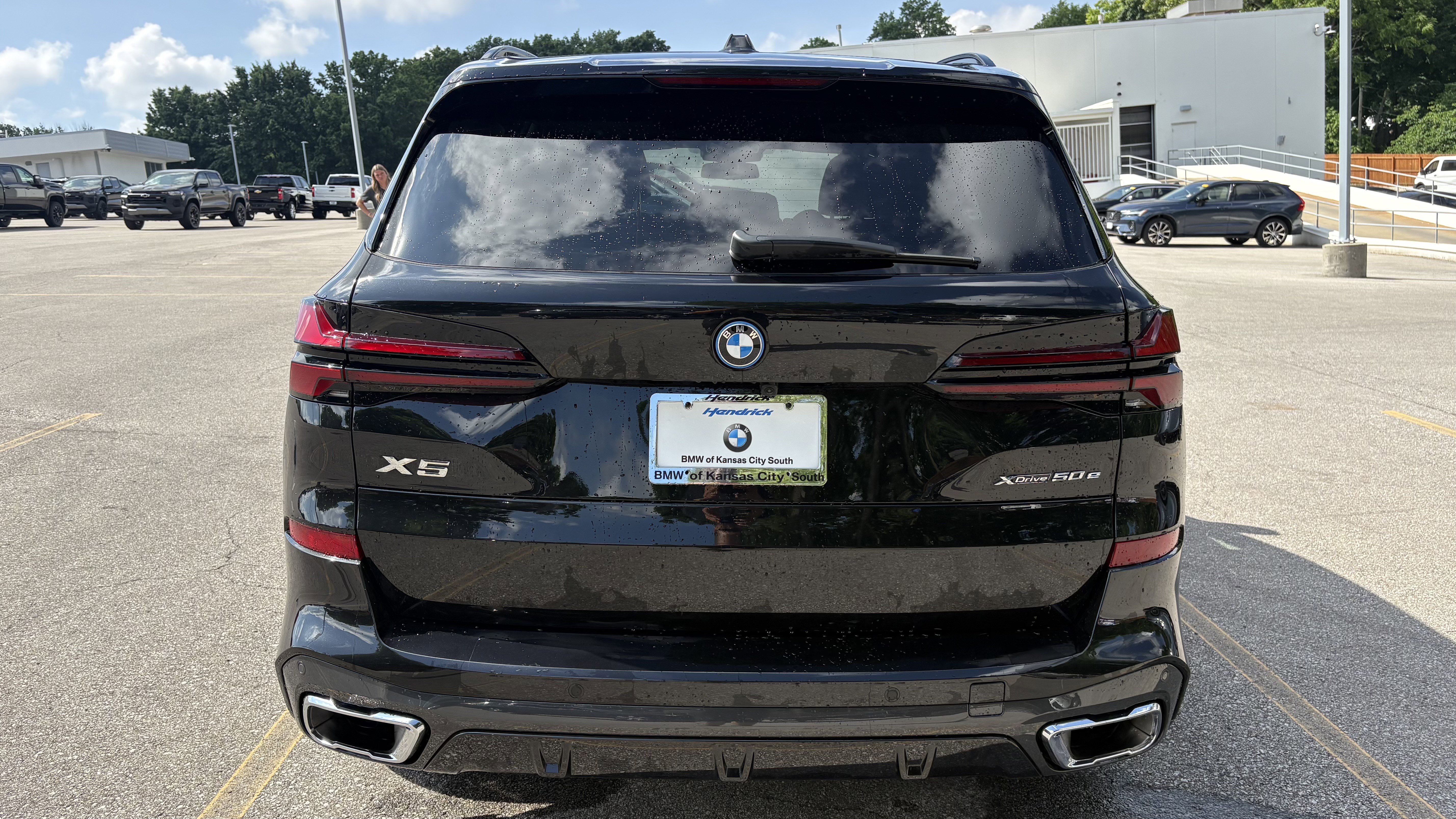 Used 2025 BMW X5 xDrive50e w/ M Sport Package AWD/4WD image 9