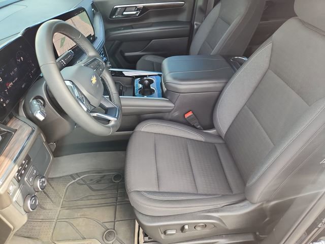 Used 2025 Chevrolet Suburban LS image 19