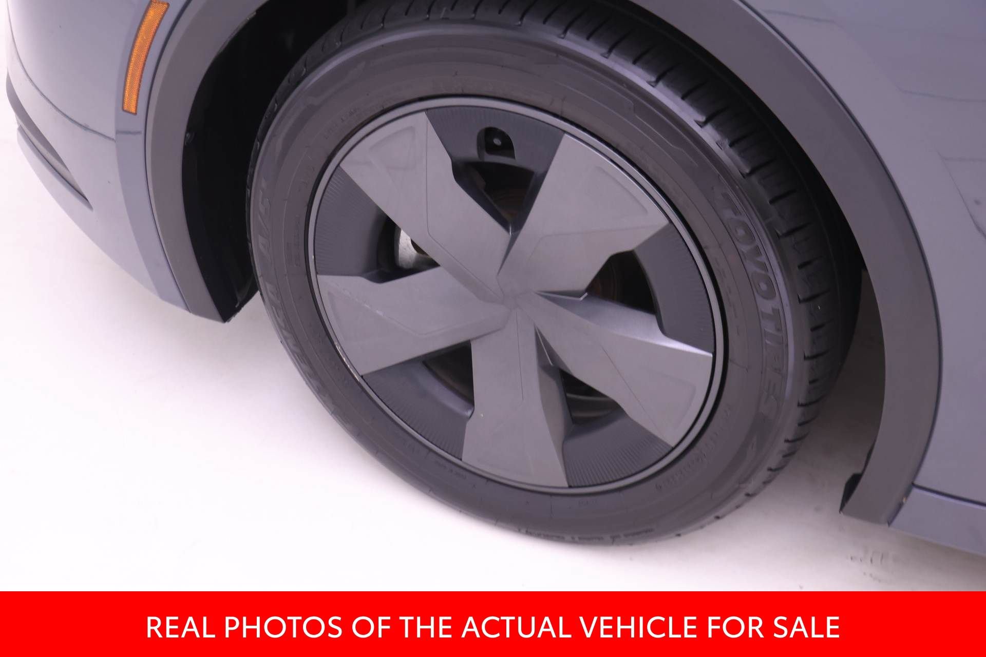 Certified 2025 Toyota Prius LE FWD image 16