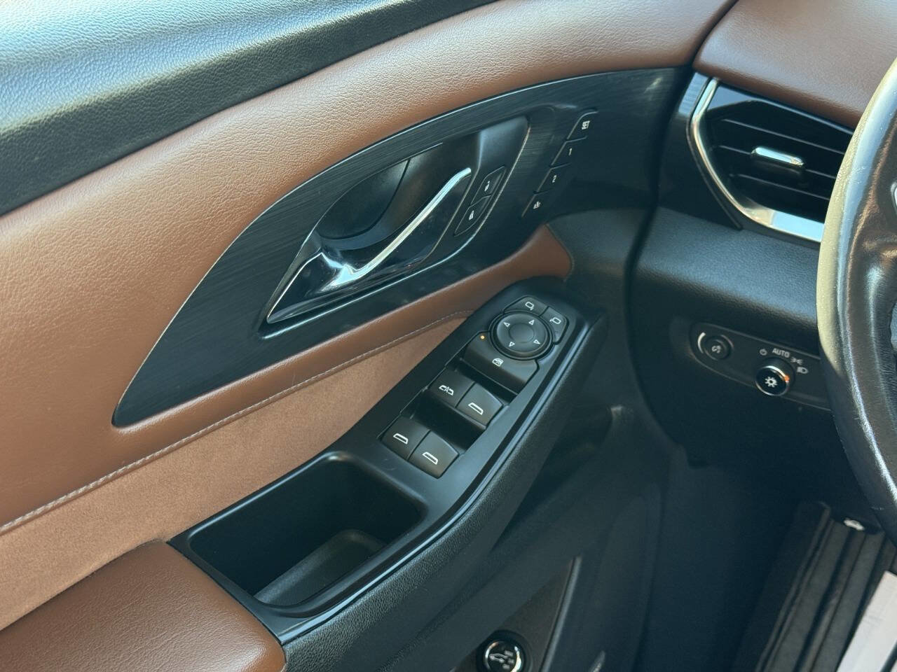 Used 2018 Chevrolet Traverse High Country image 24