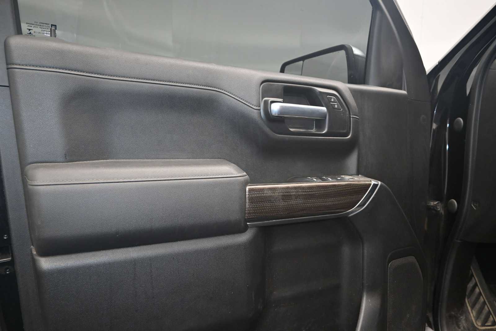 Used 2021 Chevrolet Silverado 1500 LT AWD/4WD image 34