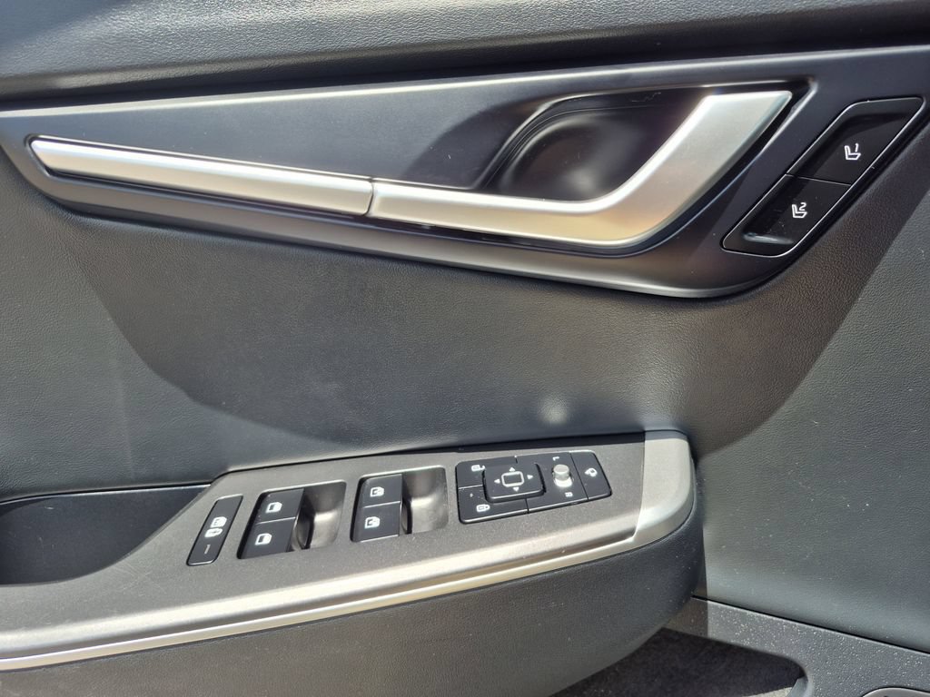 Certified 2024 Kia EV6 Light AWD/4WD image 9