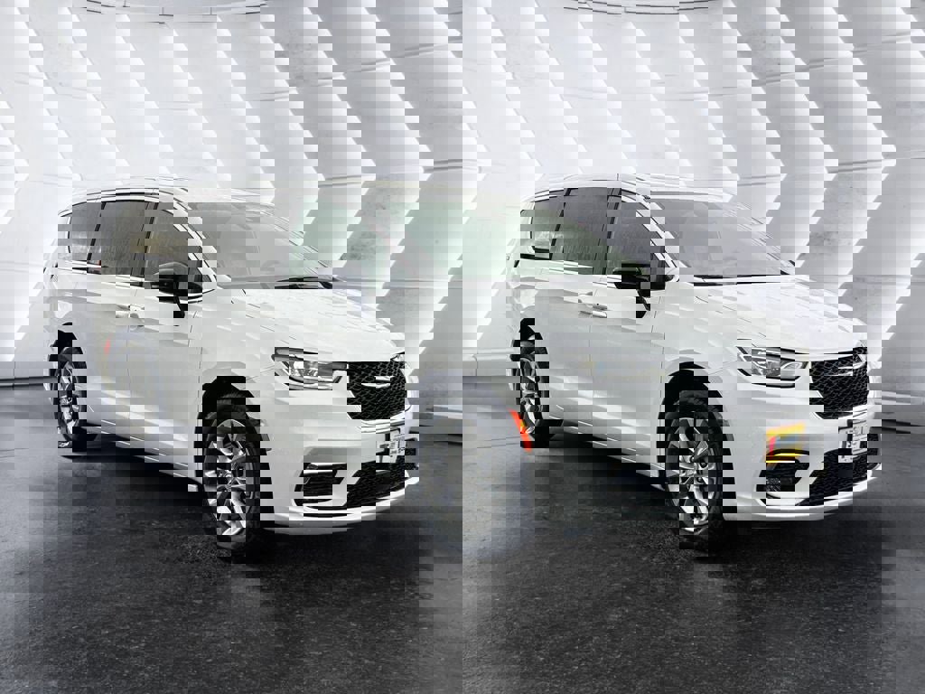 New 2026 Chrysler Pacifica Select image 8