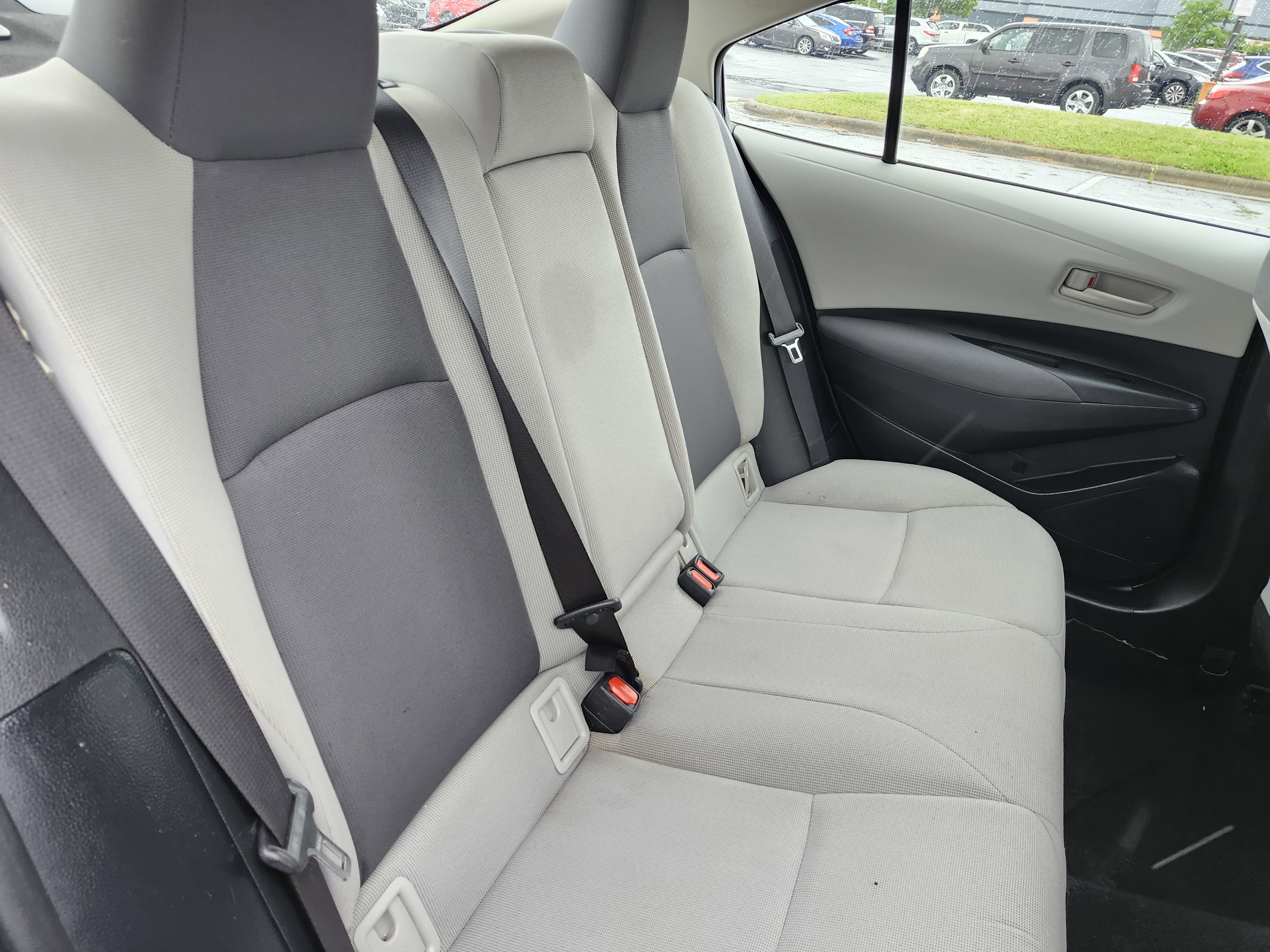 Used 2022 Toyota Corolla LE FWD image 18