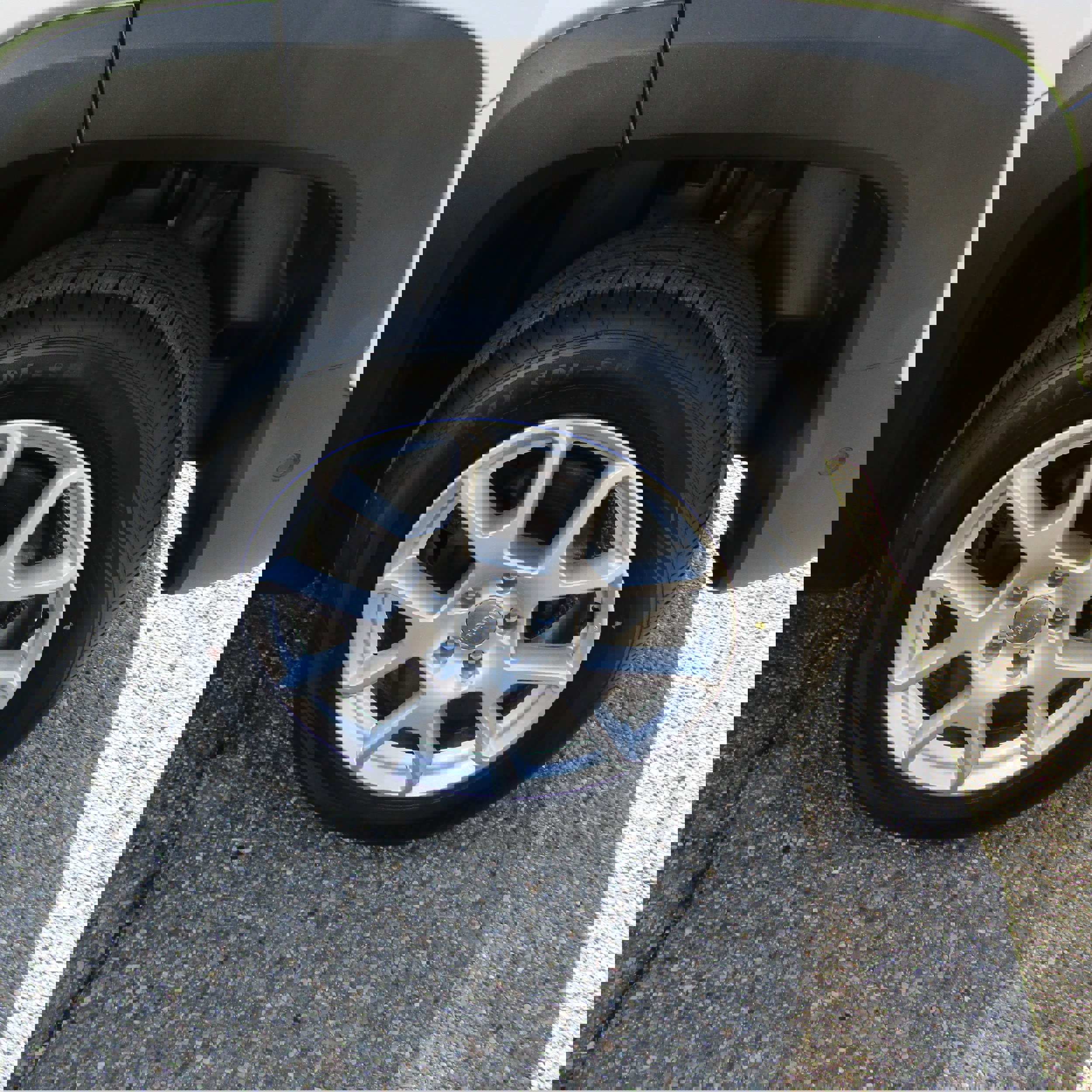 Used 2019 Jeep Renegade Latitude w/ UConnect 8.4 Nav Group image 9