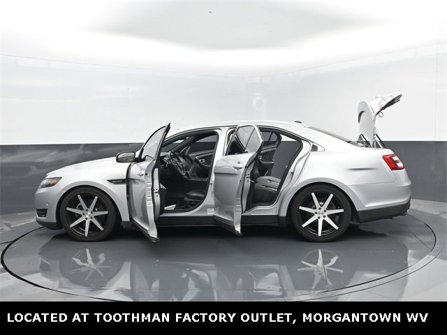 Used 2018 Ford Taurus SHO w/ Driver Assist Package image 33