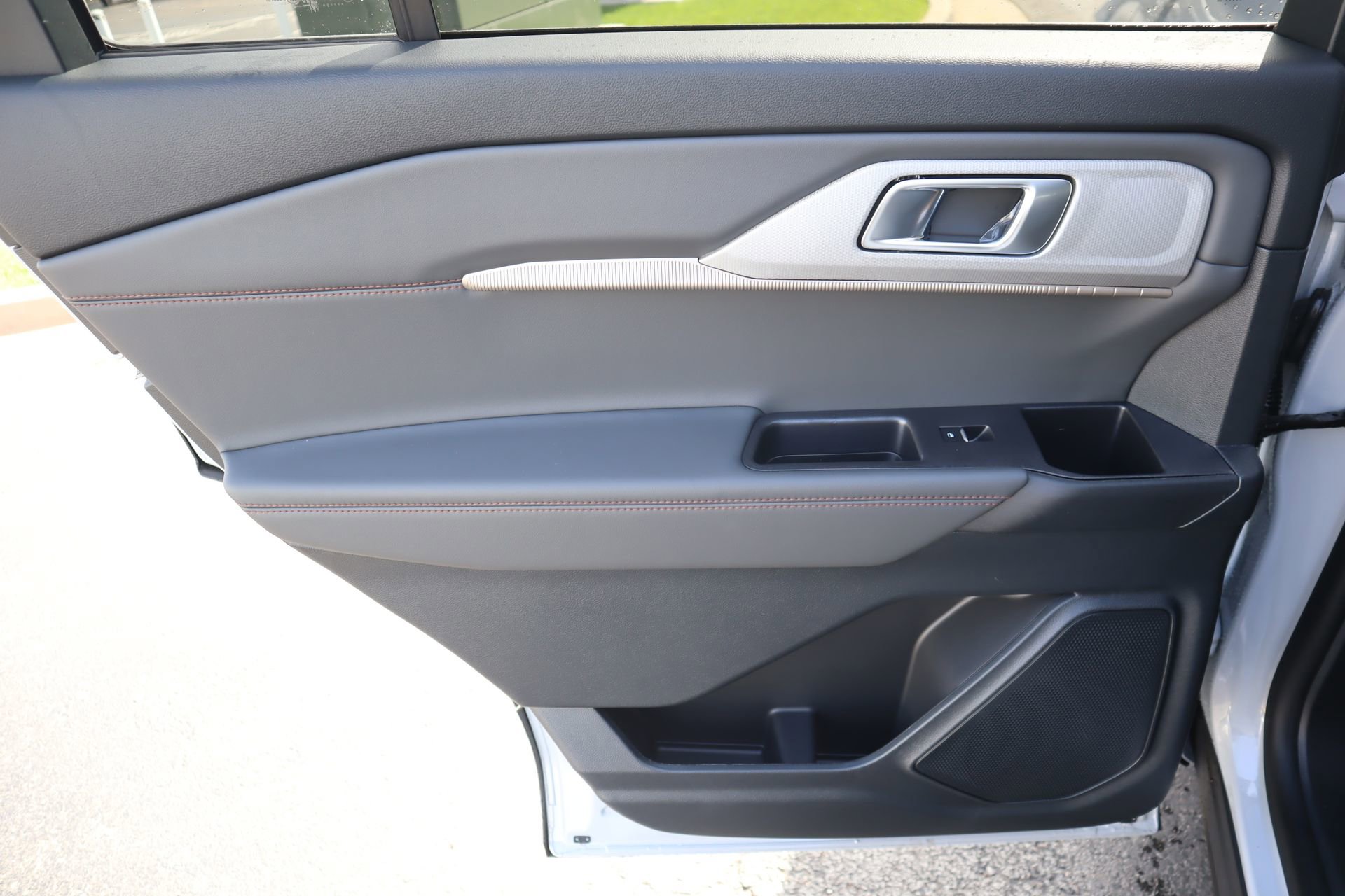 New 2026 Ford Explorer Active RWD image 17
