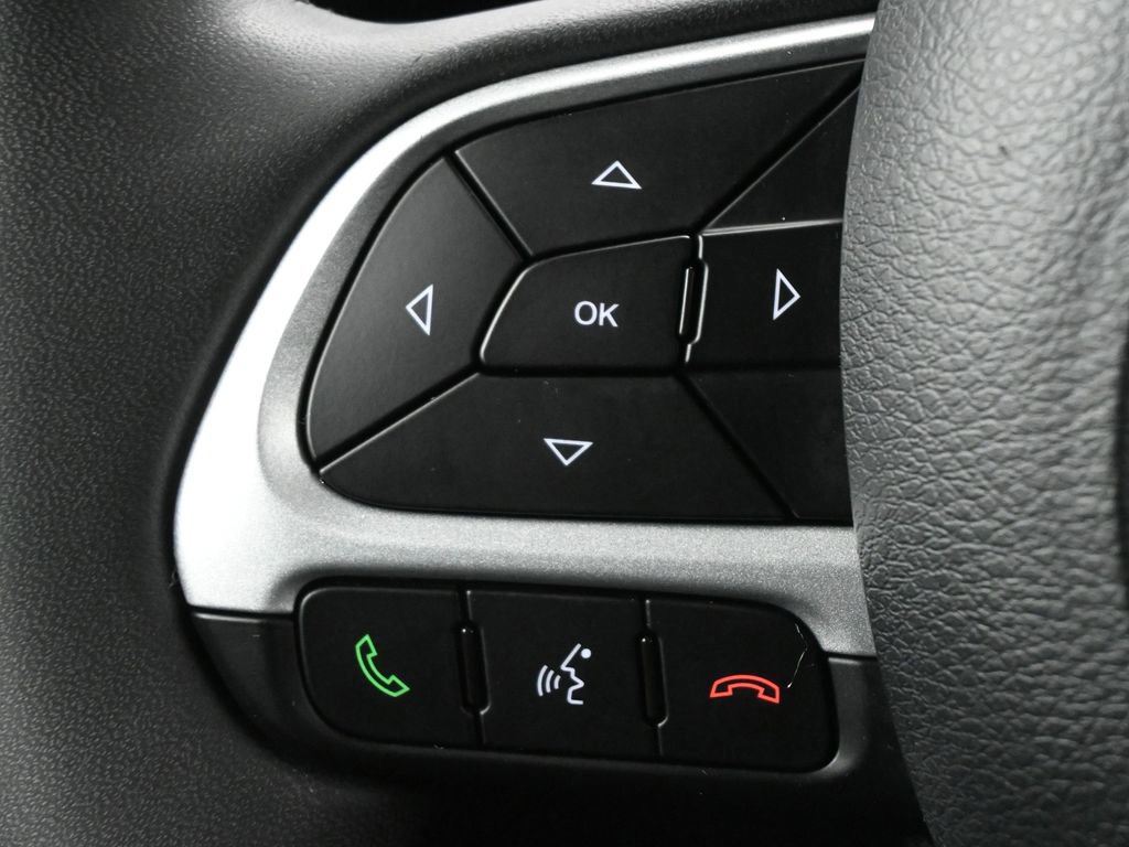 Used 2021 Jeep Renegade Latitude AWD/4WD image 6