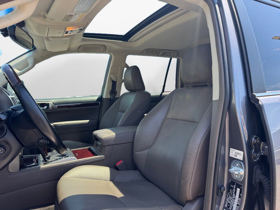 Used 2018 Lexus GX 460 Premium w/ Premium Package AWD/4WD image 9