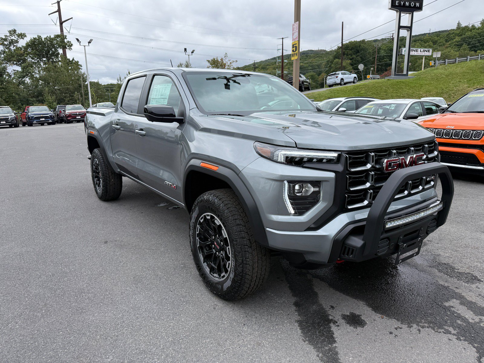 New 2026 GMC Canyon AT4 w/ Off-Road Front Bumper Package AWD/4WD image 7