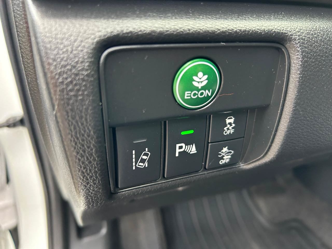 Used 2017 Honda Accord Touring image 9
