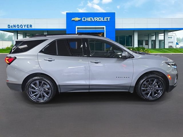 Used 2023 Chevrolet Equinox RS AWD/4WD image 8
