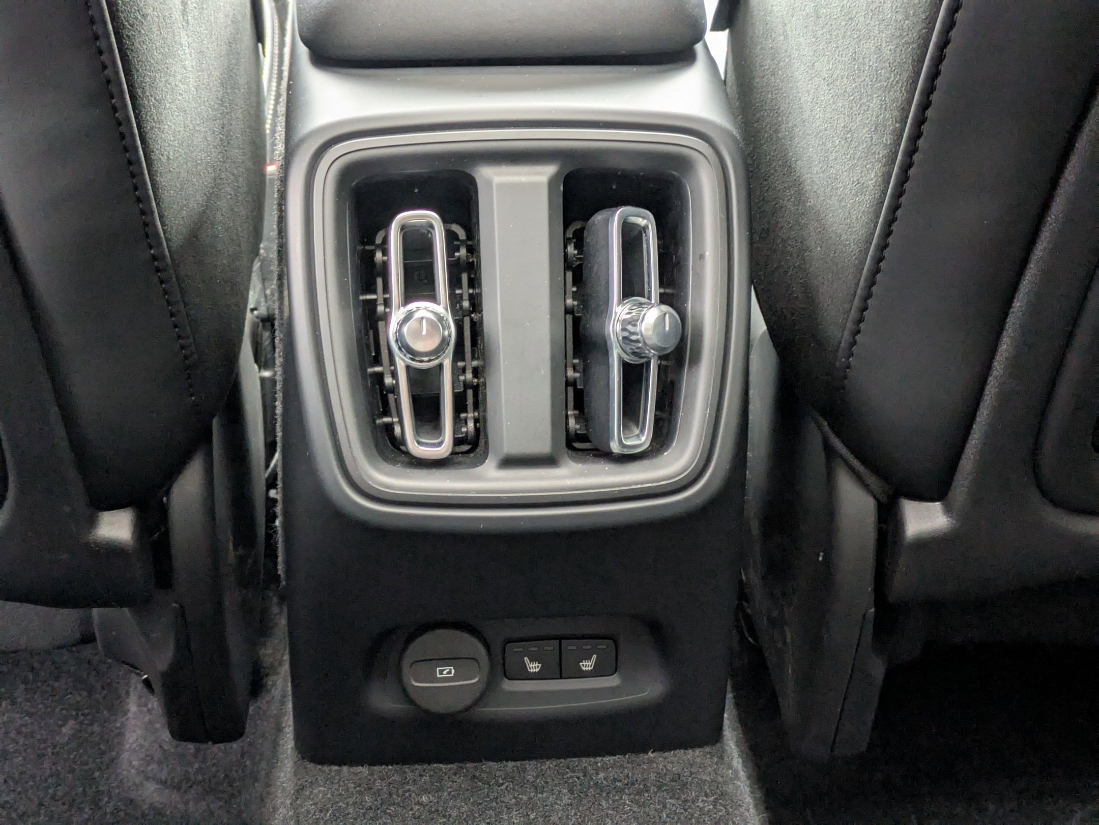 Used 2023 Volvo C40 P8 Recharge Ultimate AWD/4WD image 22