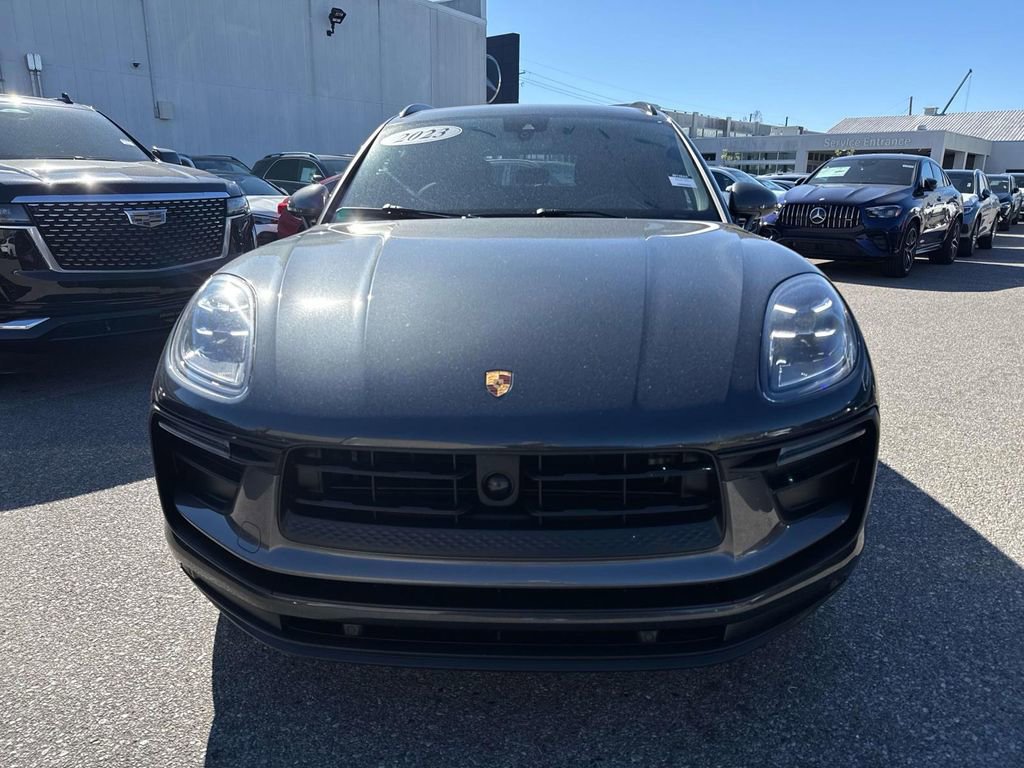Used 2023 Porsche Macan Turbo image 2