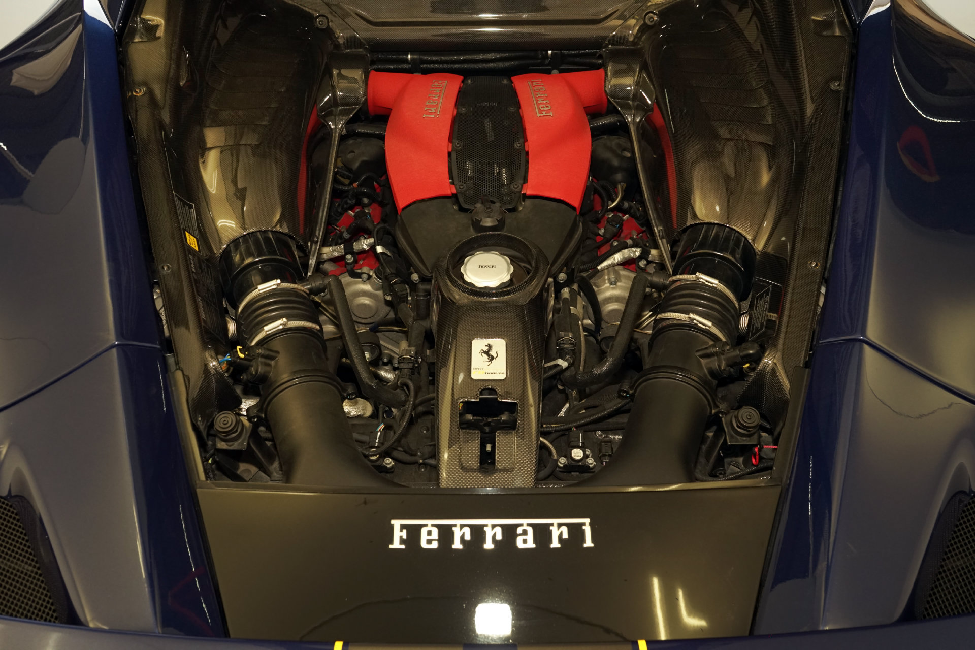 Used 2021 Ferrari F8 Tributo RWD image 31