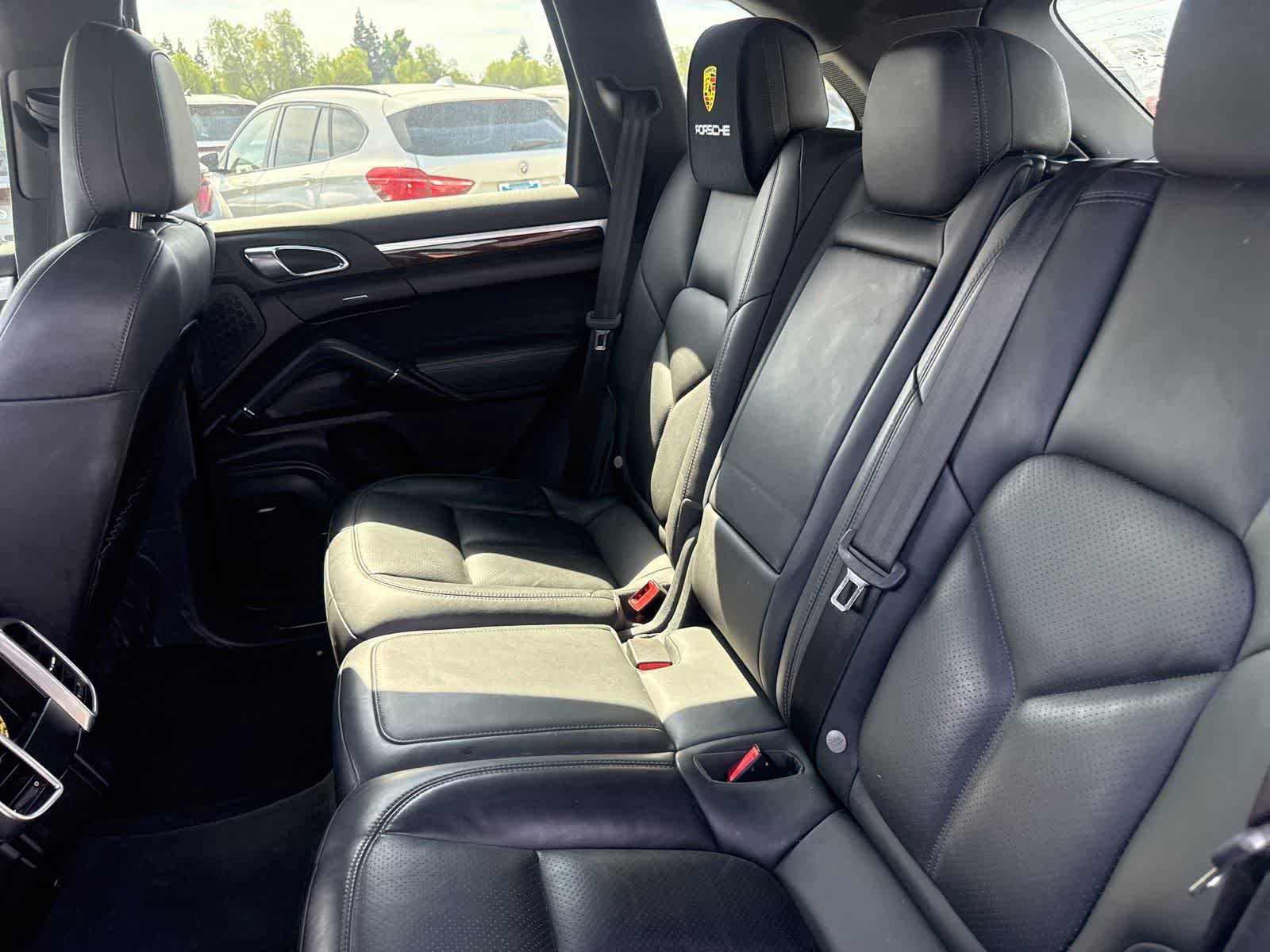 Used 2016 Porsche Cayenne AWD/4WD image 15