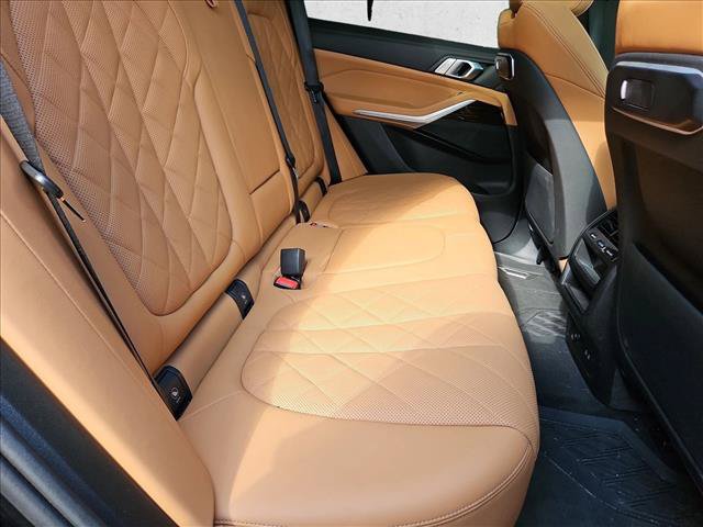 Used 2025 BMW X5 xDrive50e w/ Parking Assistance Package AWD/4WD image 22