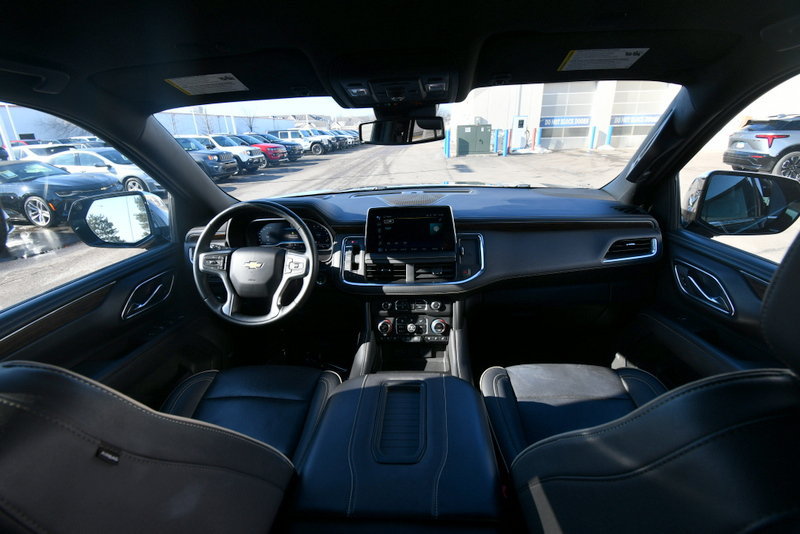Used 2024 Chevrolet Tahoe Premier AWD/4WD image 3
