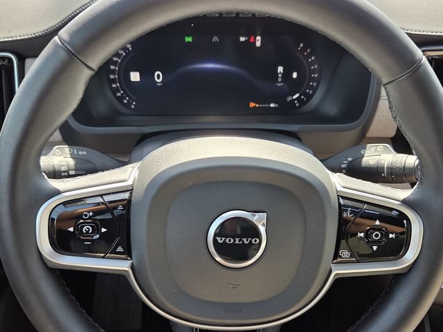Used 2025 Volvo XC90 B5 Core AWD/4WD image 22