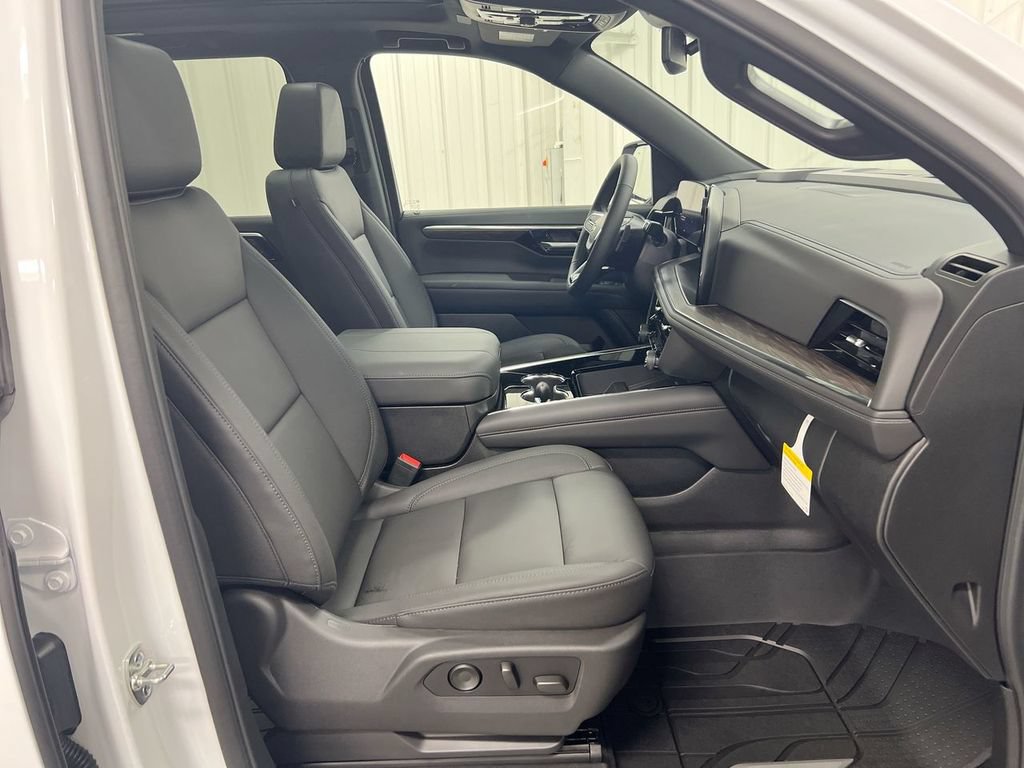 New 2026 Chevrolet Suburban Z71 w/ Z71 Off-Road Package AWD/4WD image 23