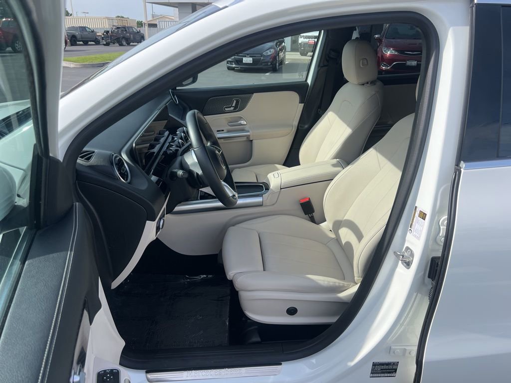 Used 2025 Mercedes-Benz GLA 250 4MATIC image 27