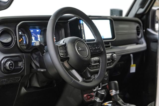 Used 2025 Jeep Gladiator Rubicon w/ Safety Group AWD/4WD image 53