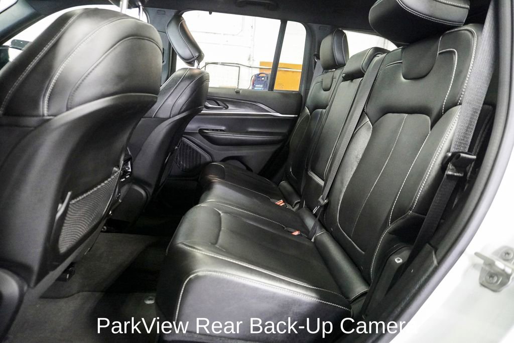 Used 2024 Jeep Grand Cherokee Limited w/ Luxury Tech Group II image 9