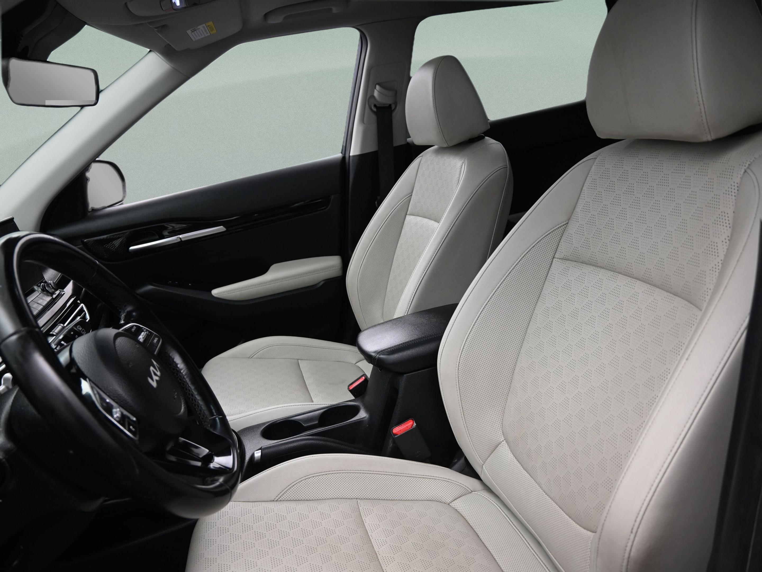 Used 2022 Kia Seltos EX image 35