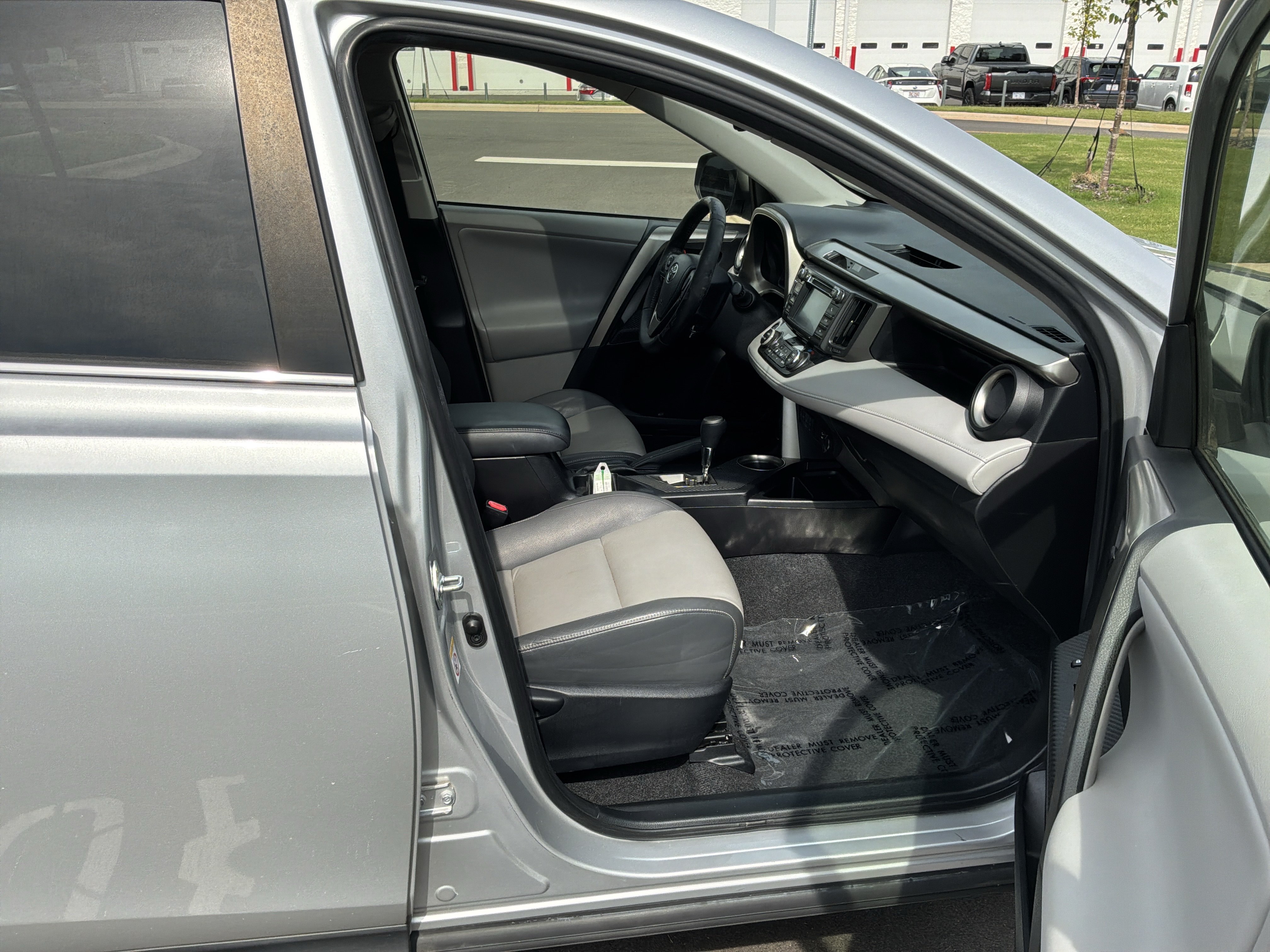 Used 2013 Toyota RAV4 Limited FWD image 31