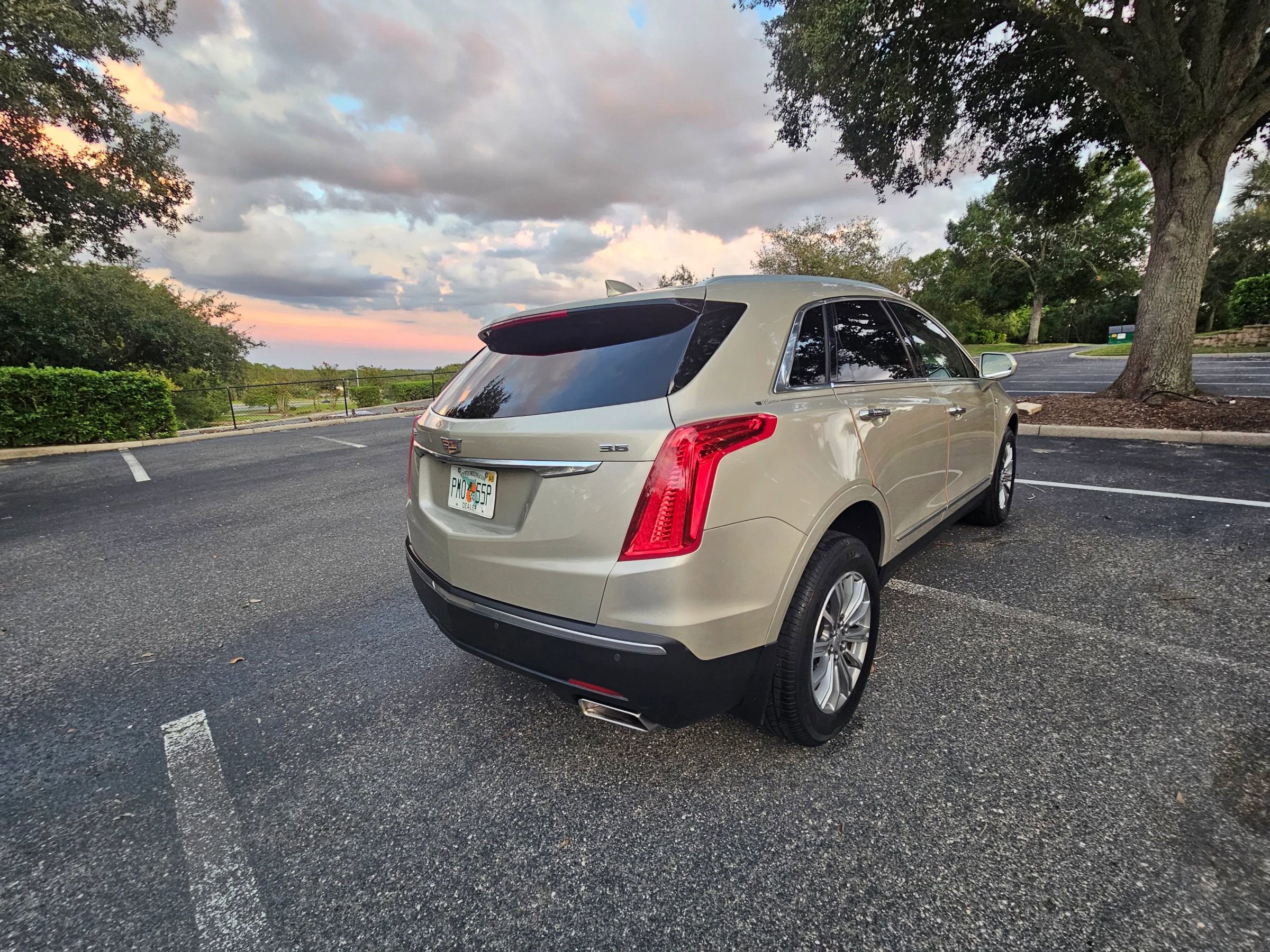 Used 2017 Cadillac XT5 Luxury w/ Driver Awareness Package image 5