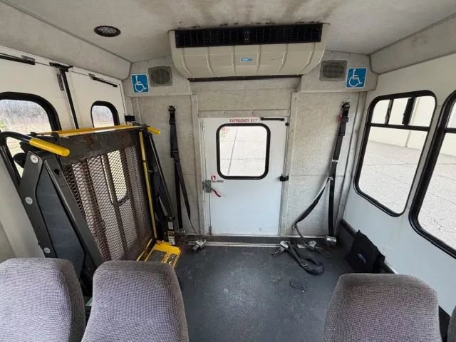 Used 2013 Ford E-350 and Econoline 350 Super Duty w/ Shuttle Bus Prep Pkg RWD image 31