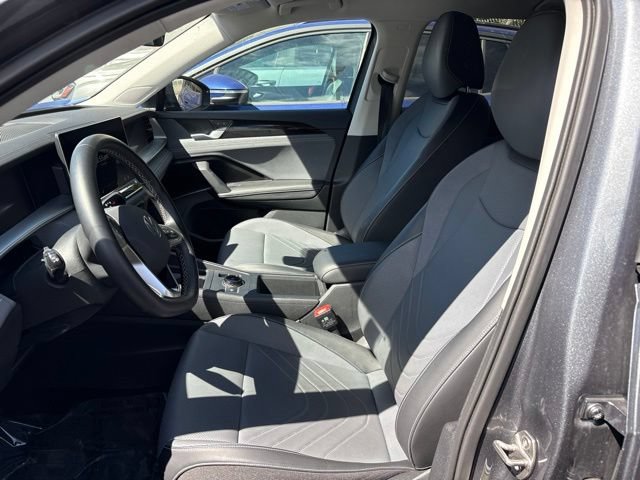 Used 2025 Volkswagen Tiguan SE AWD/4WD image 7