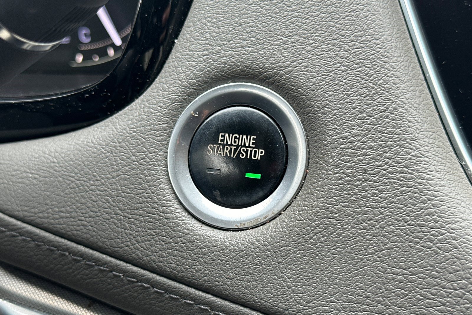 Used 2018 Cadillac XT5 Luxury w/ Driver Awareness Package image 36