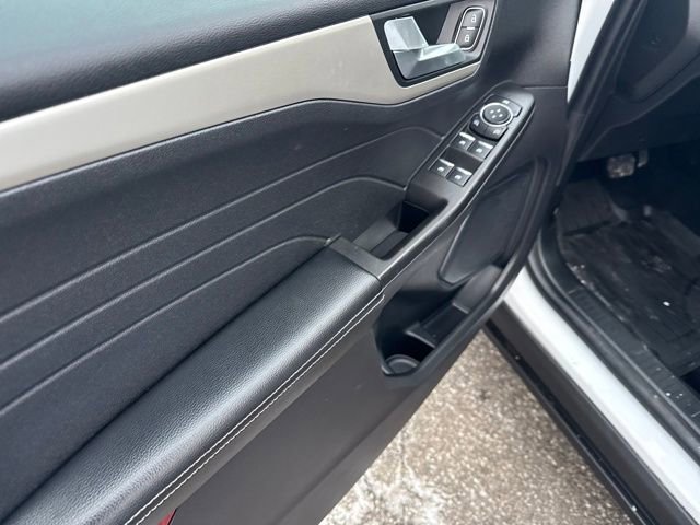 Used 2021 Ford Escape SE w/ Cold Weather Package image 13