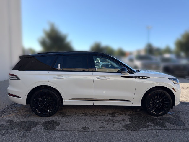 New 2027 Lincoln Aviator Reserve AWD/4WD image 4