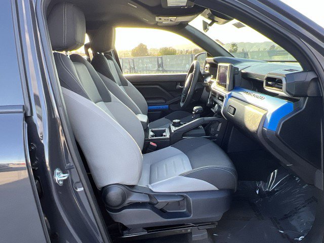 Used 2025 Toyota Tacoma TRD Off-Road image 27