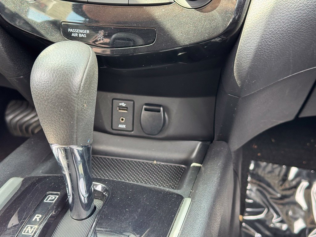 Used 2015 Nissan Rogue S AWD/4WD image 15