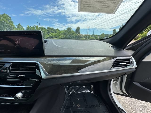 Used 2021 BMW 530e w/ Parking Assistance Package RWD image 16
