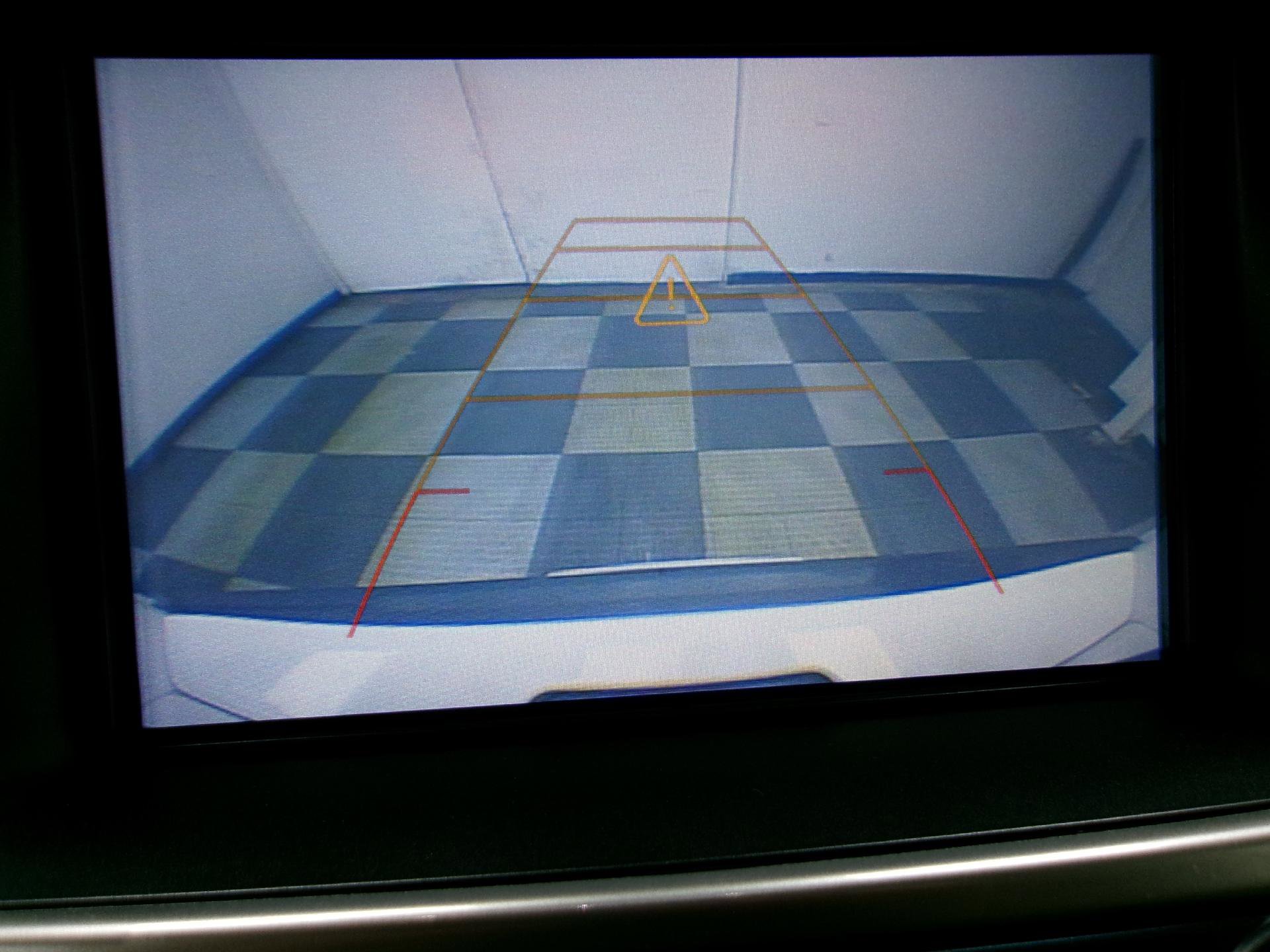 Used 2018 Chevrolet Suburban LT image 6