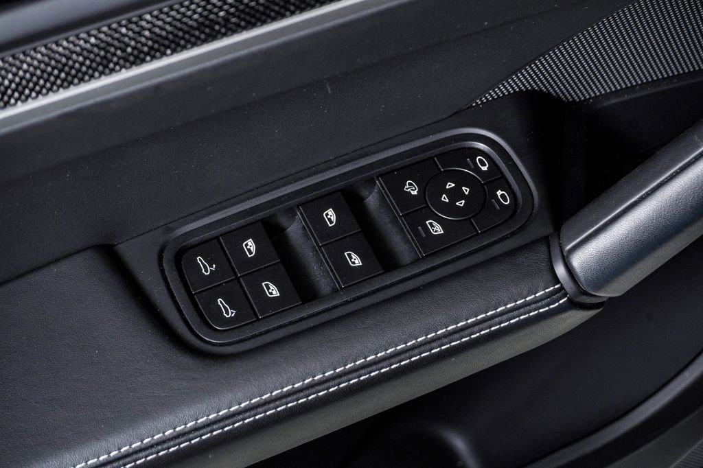 Certified 2025 Porsche Cayenne Coupe image 26