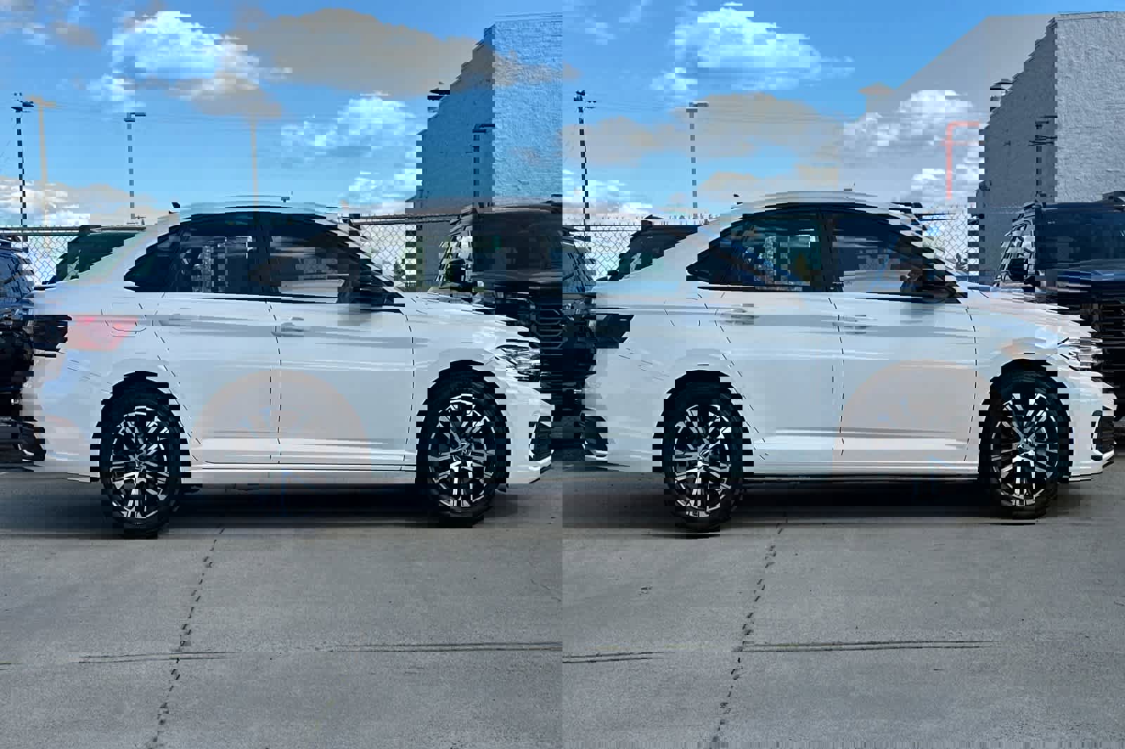 Used 2024 Volkswagen Jetta Sport image 2