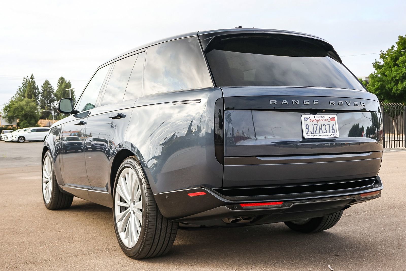 Certified 2024 Land Rover Range Rover SE AWD/4WD image 7