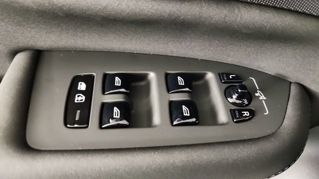 New 2026 Volvo XC90 B6 Plus w/ Protection Package AWD/4WD image 10