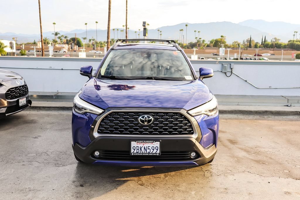 Used 2022 Toyota Corolla Cross XLE FWD image 3