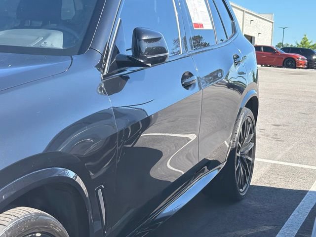 Used 2022 BMW X5 M50i AWD/4WD image 4