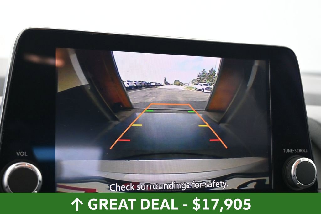 Used 2024 Nissan Rogue S FWD image 19