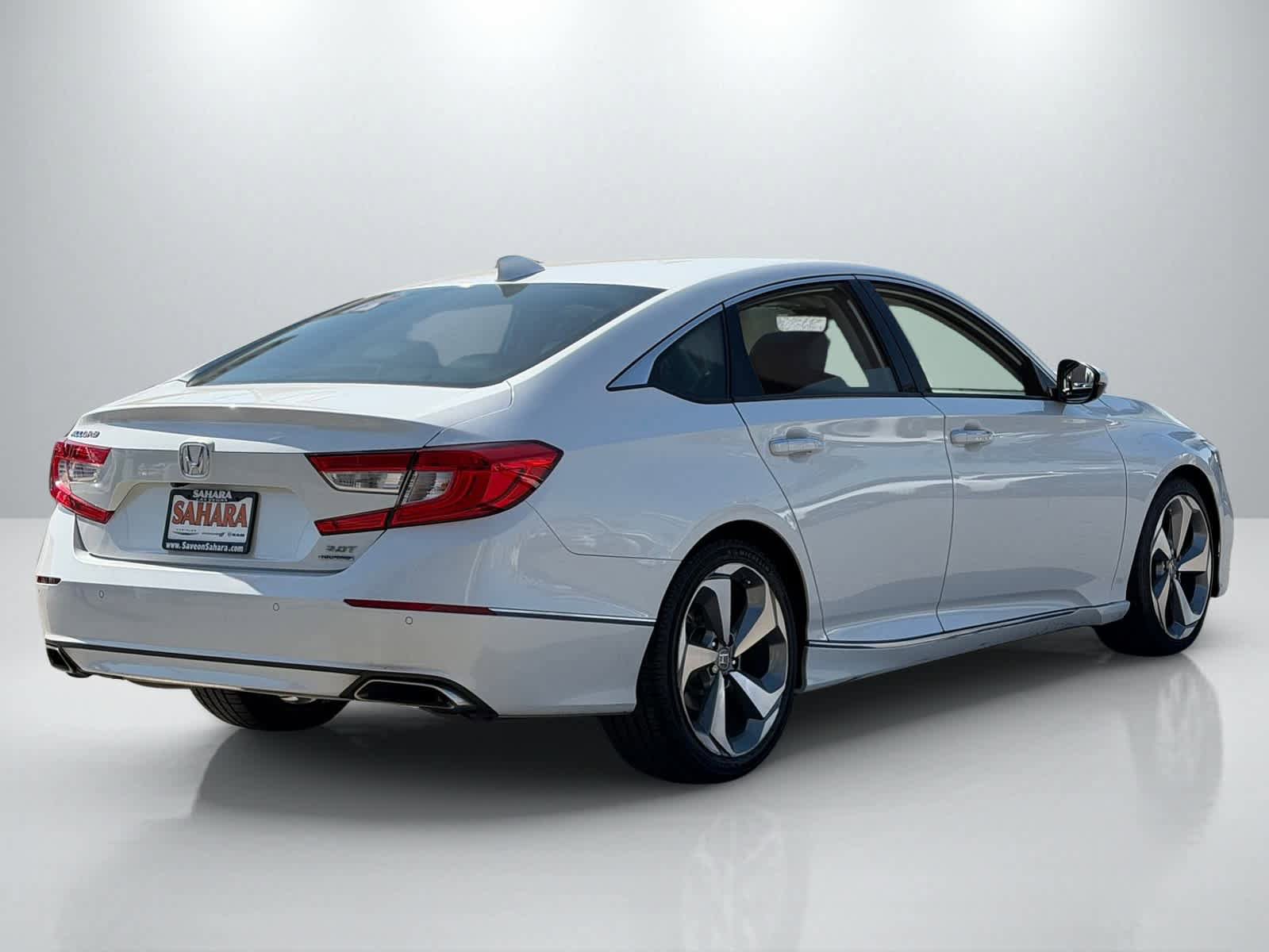 Used 2018 Honda Accord Touring image 7